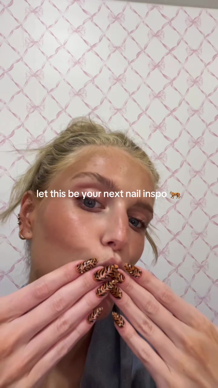 @BRITNEY ECKMAN