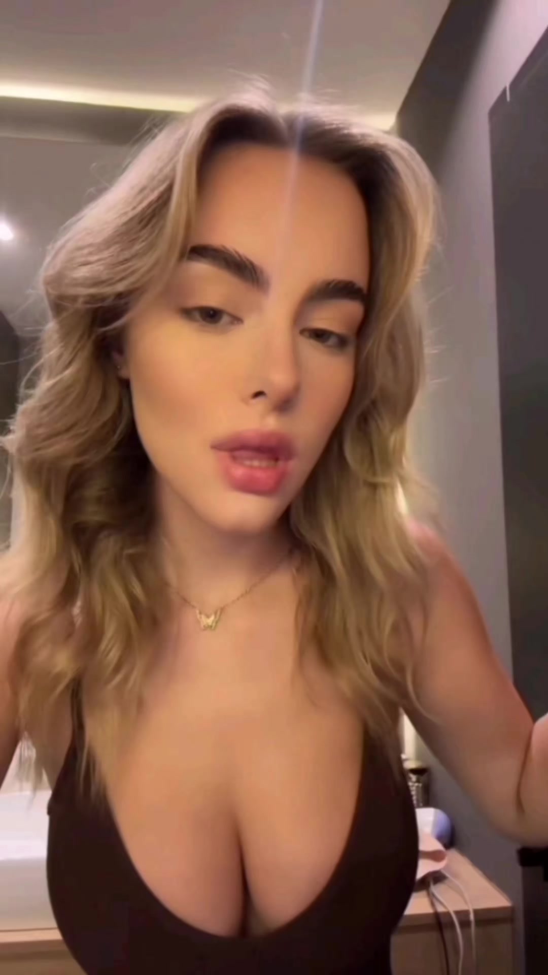 @Goonovska