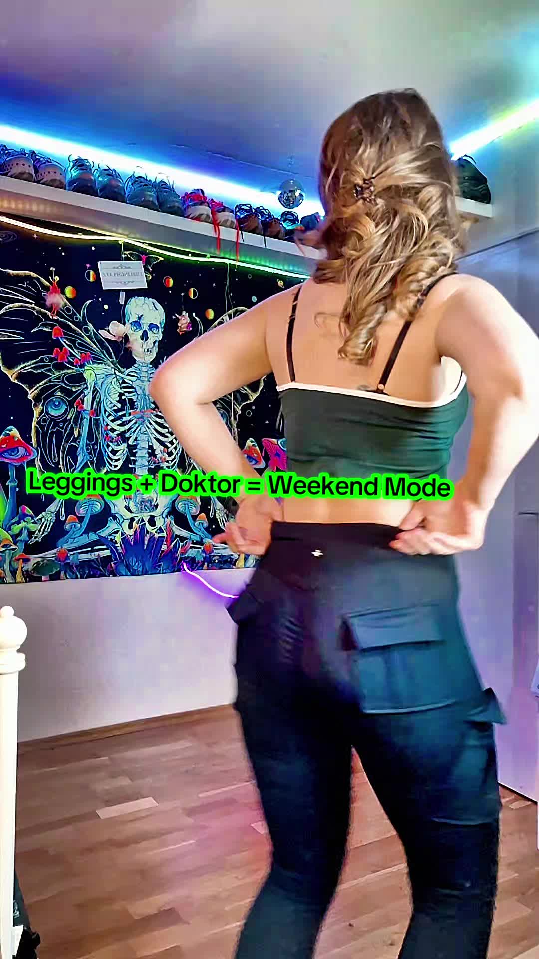 @WhothafuckisVicky