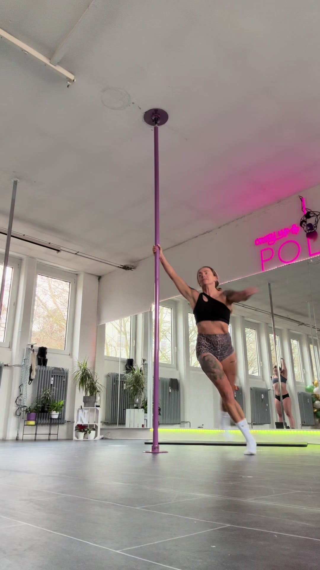 @Crazy Up & POLE