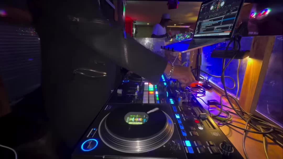@DJ Lito Bolton