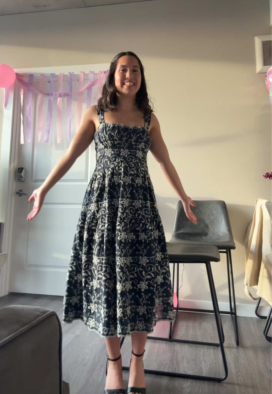 @Ava