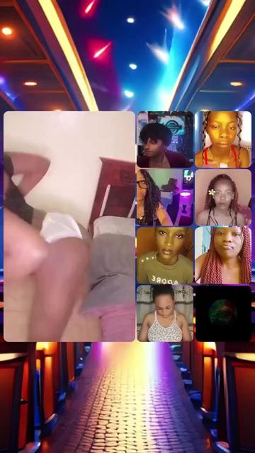 @H🔞LLYW👙👙D🎬🛩️🌍