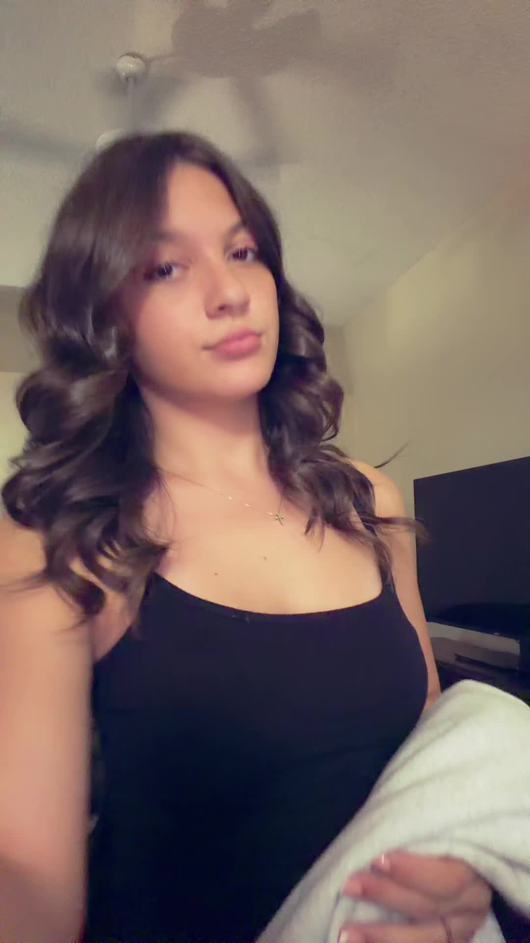 @theyluv_angg