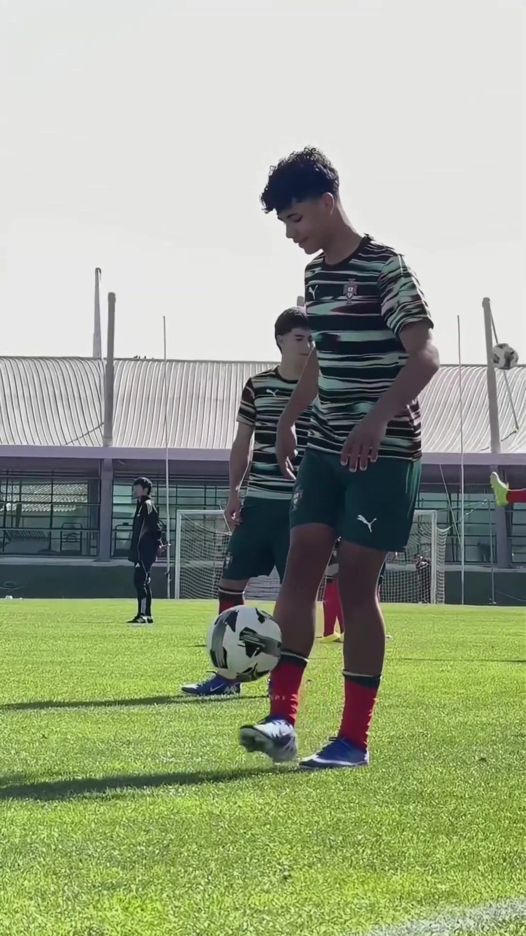 @Ronaldo Junior⚽️🇵🇹💫