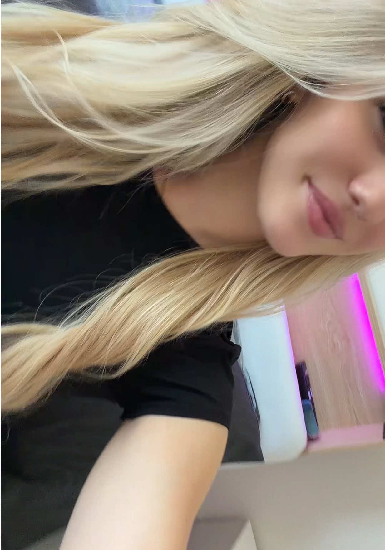 @itsvladameronenn