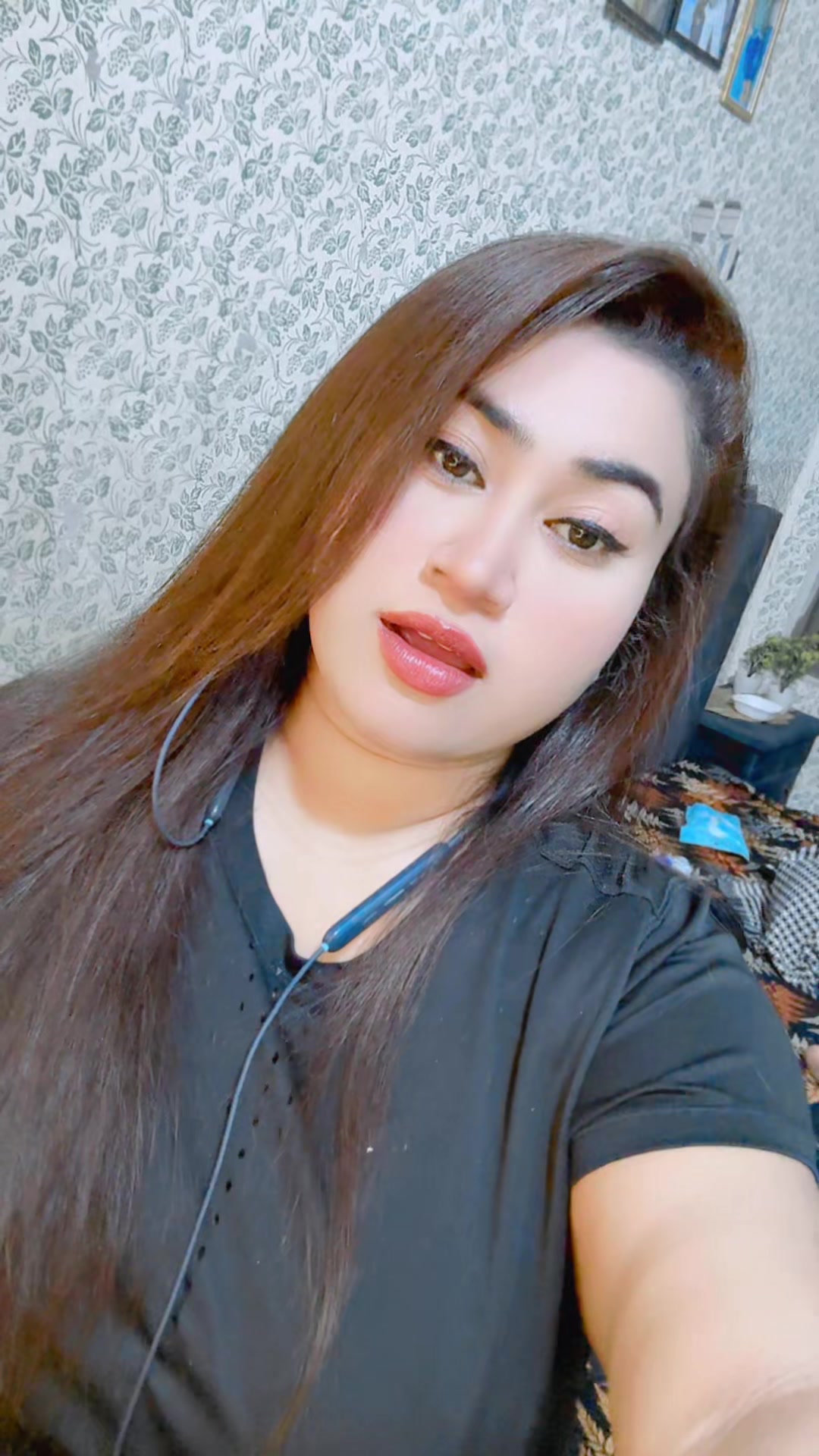 @𝙢𝙖𝙝𝙞𝙞 𝙜🖤