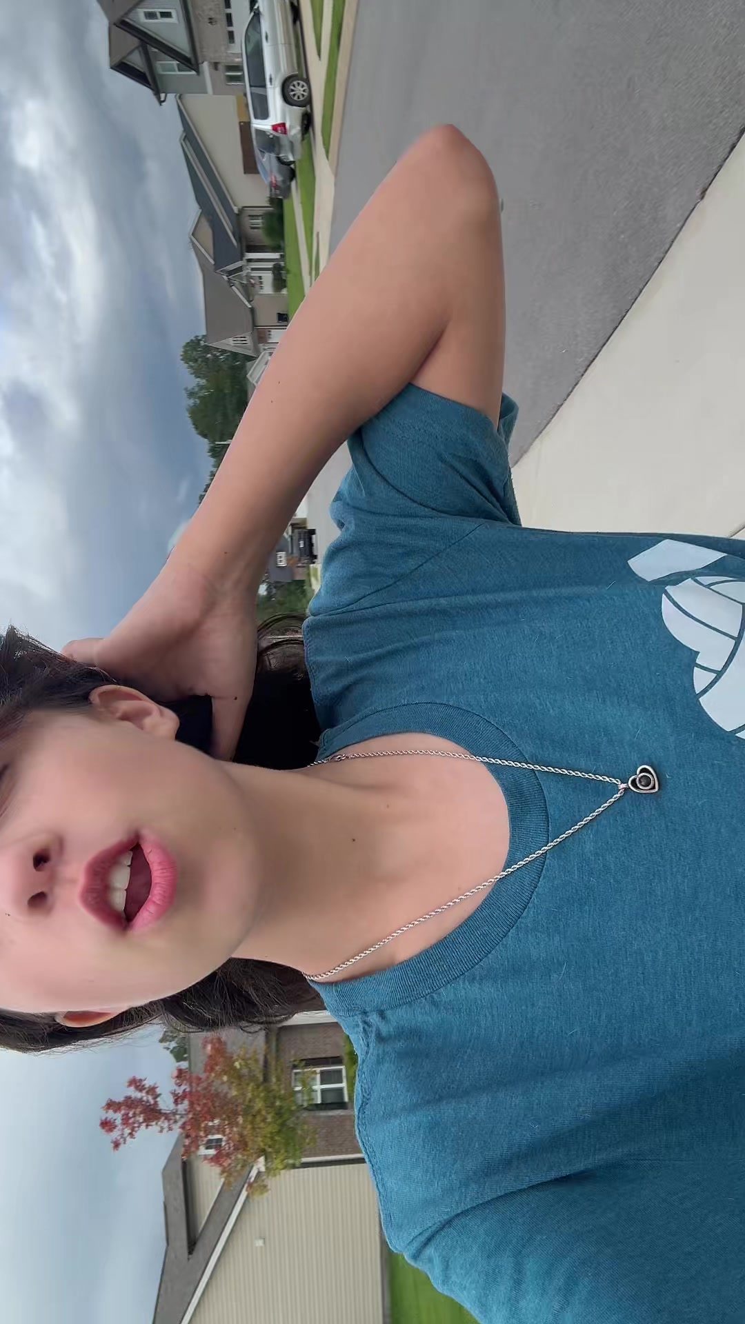 @Bella