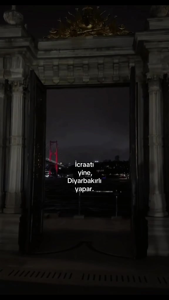 @𓆈