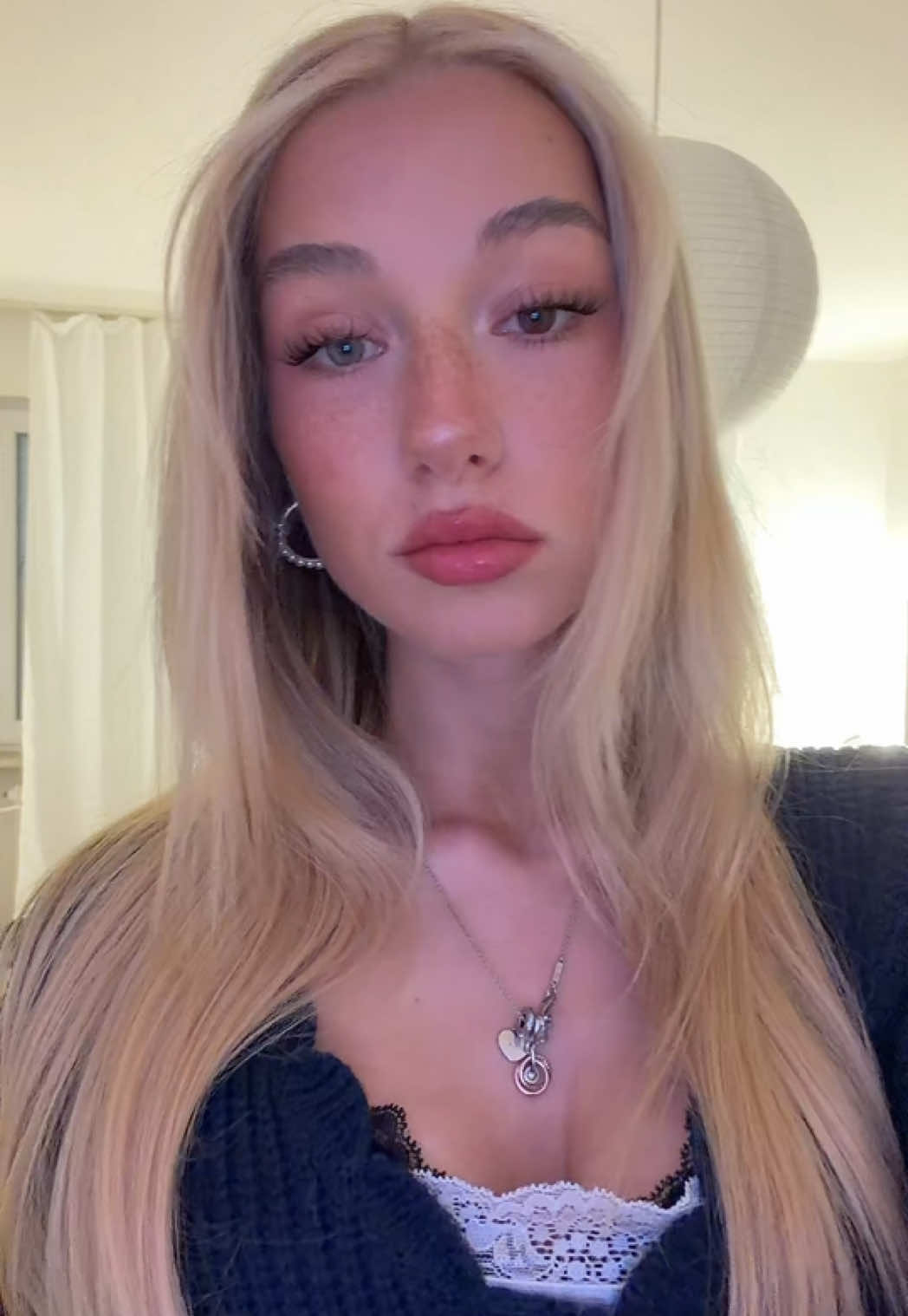 @𝑴𝑨𝑹𝑳𝑨🦦