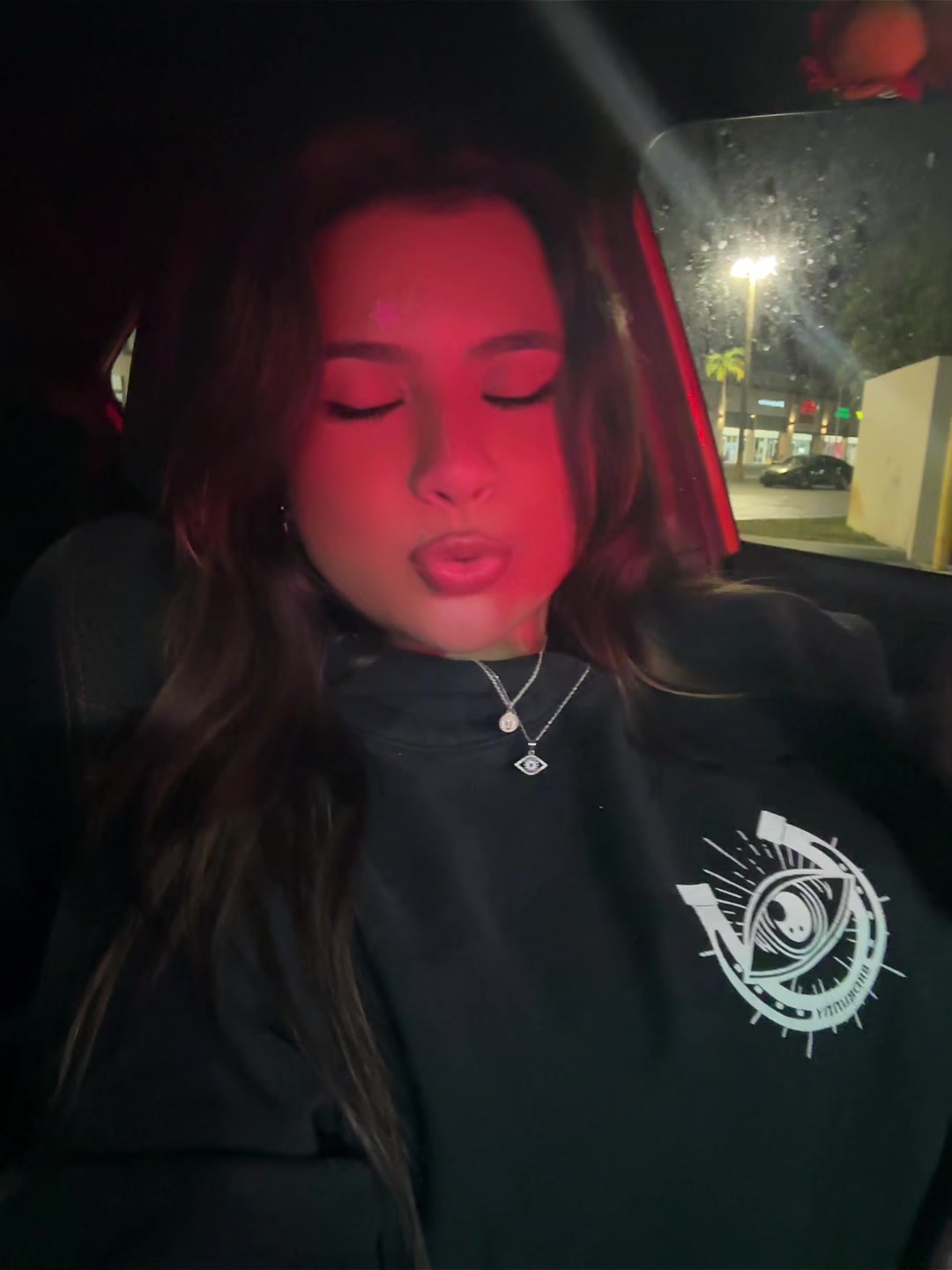 @laura