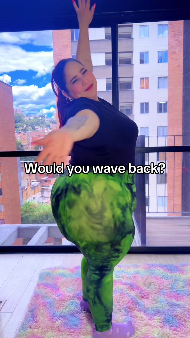 @lolapopvibes