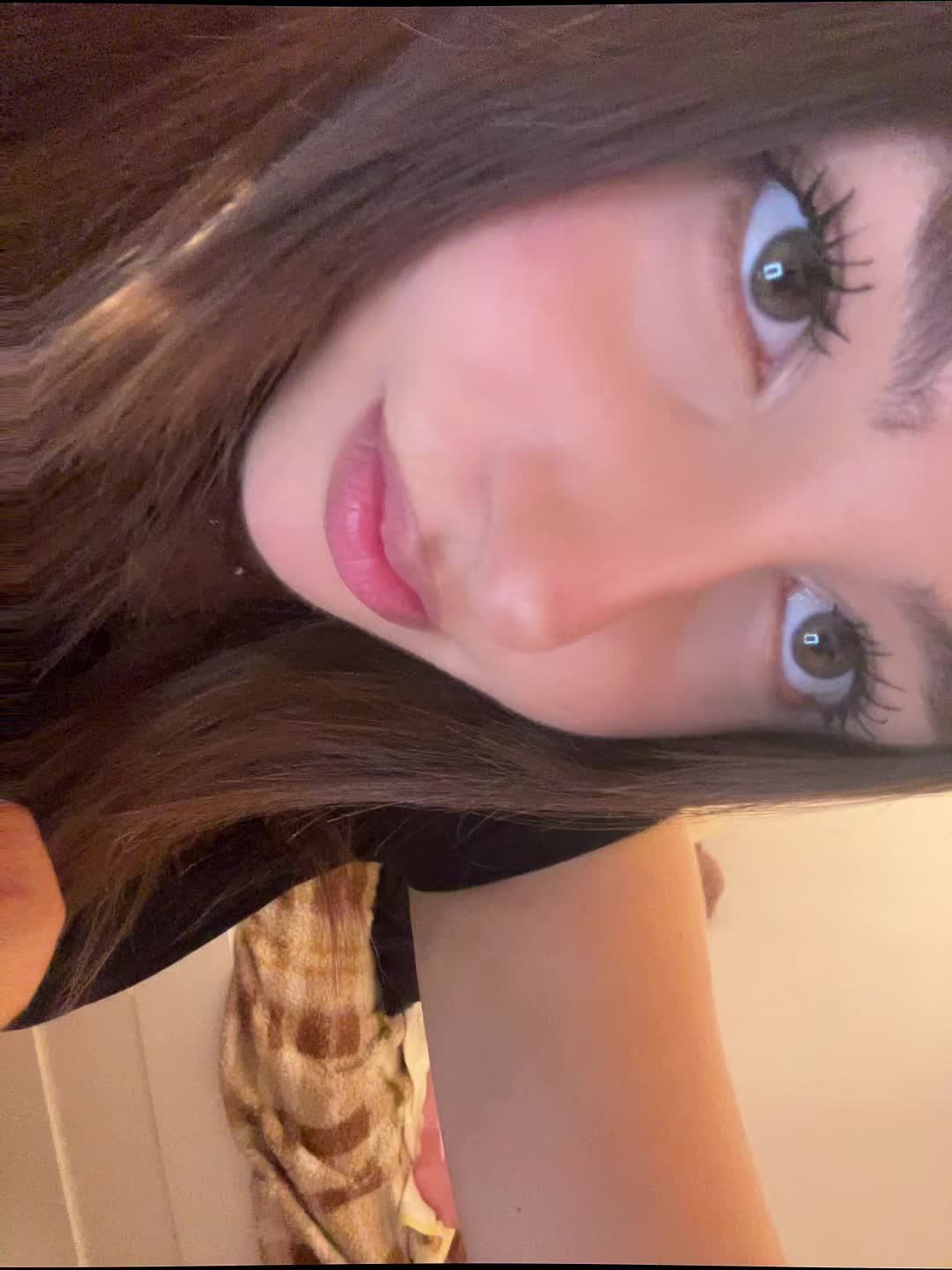 @𝓁𝒶𝓇𝑒𝓉𝓉𝒶