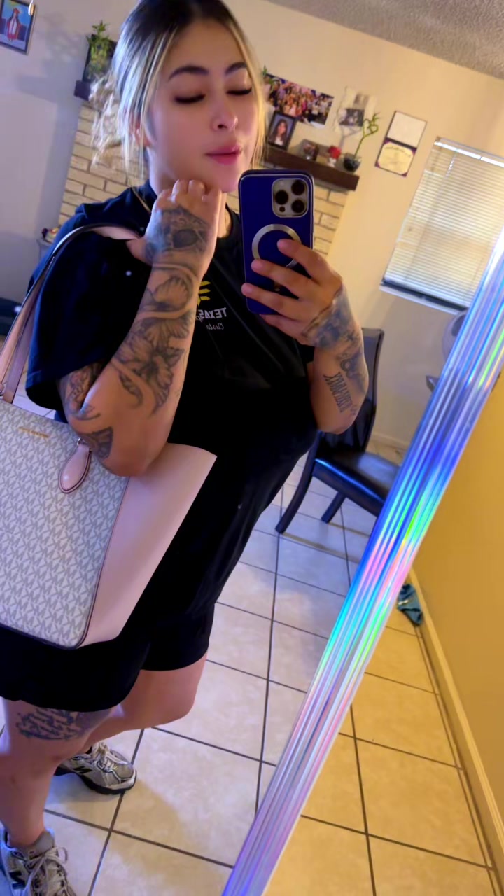 @bella432_20