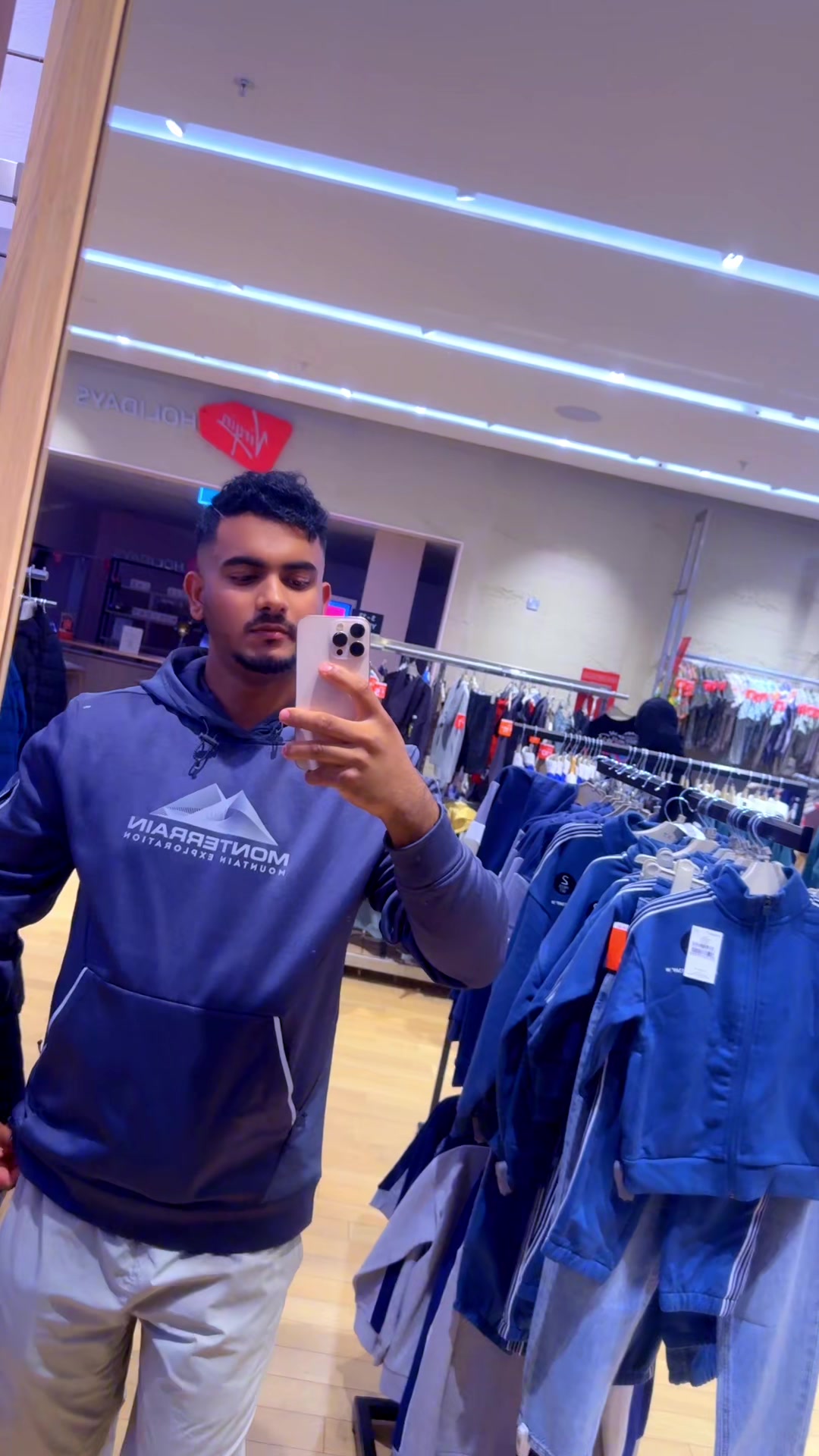 @Moinul009🏴🇬🇧