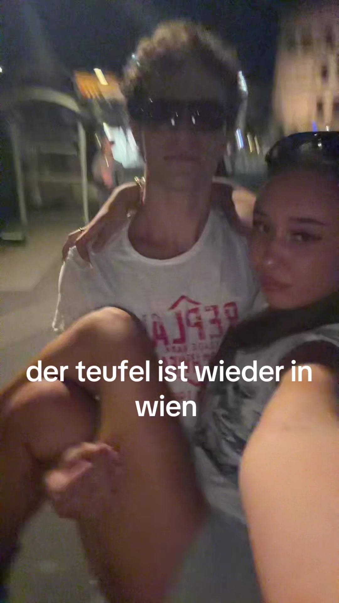 @🐰