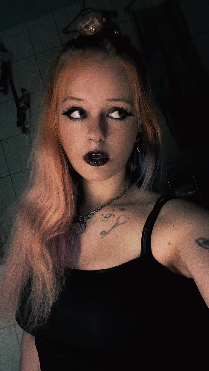 @👽Alien🧪Poison-🧙🏼&zwj;♀️Witch🌙