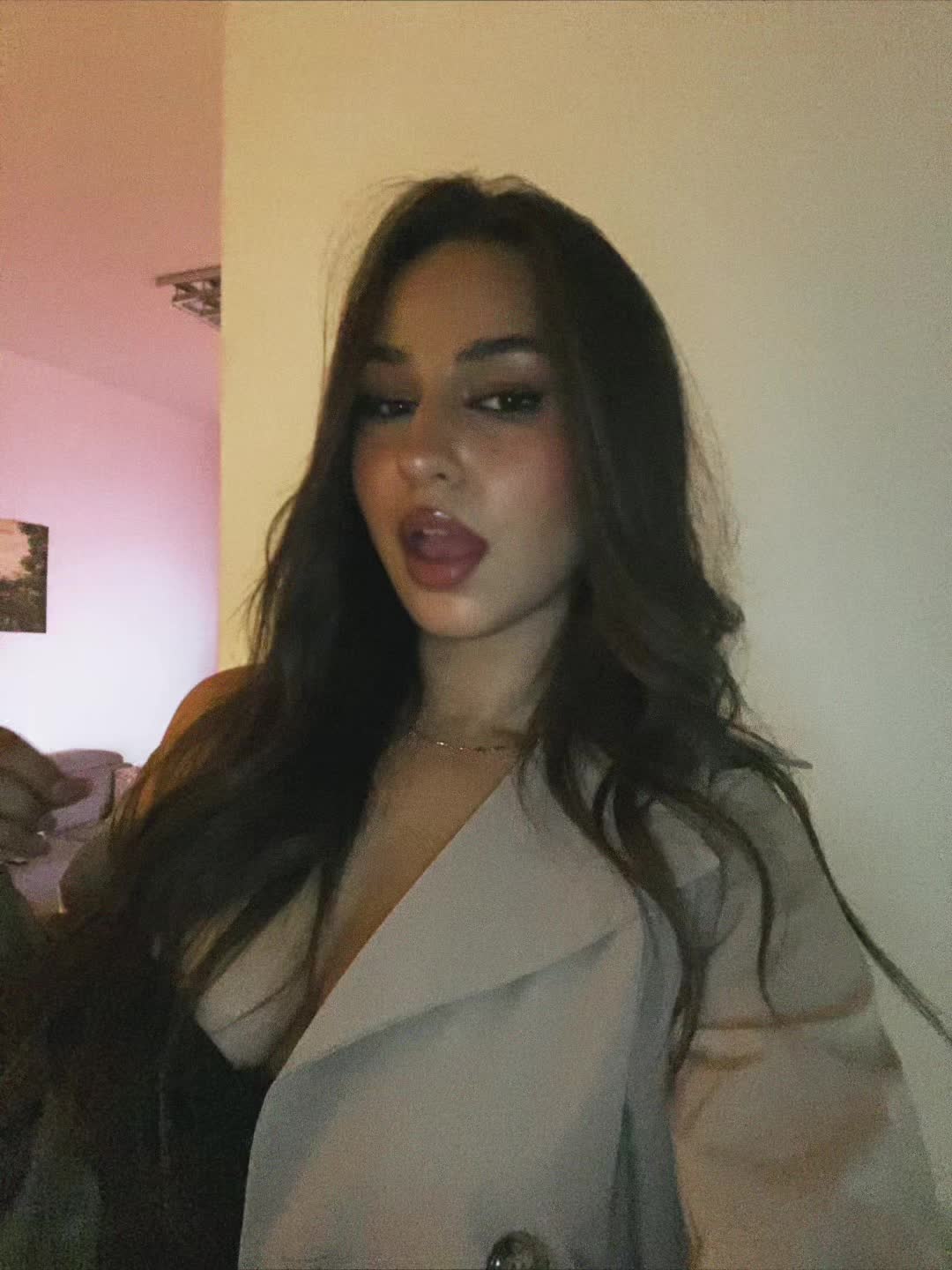 @𝑽𝒂𝒏𝒆𝒔𝒔𝒂🇦🇱