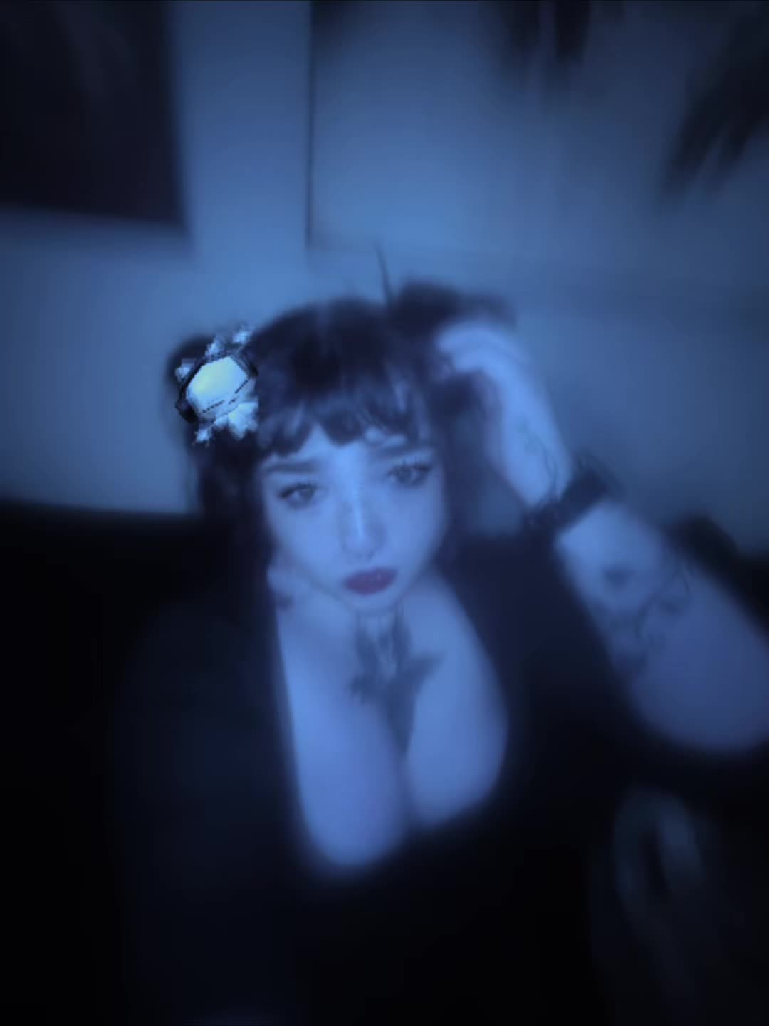 @😸