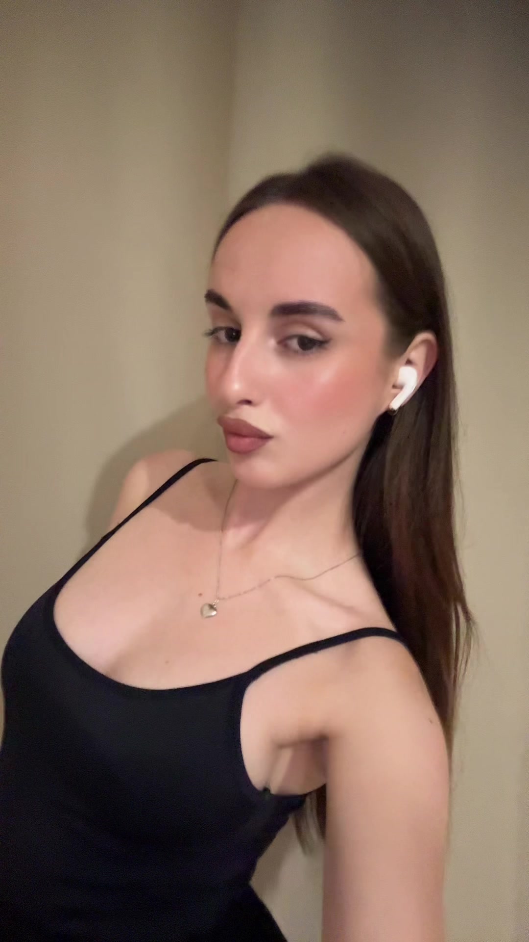 @𝐕 𝐀 𝐋 𝐄 𝐑 𝐈