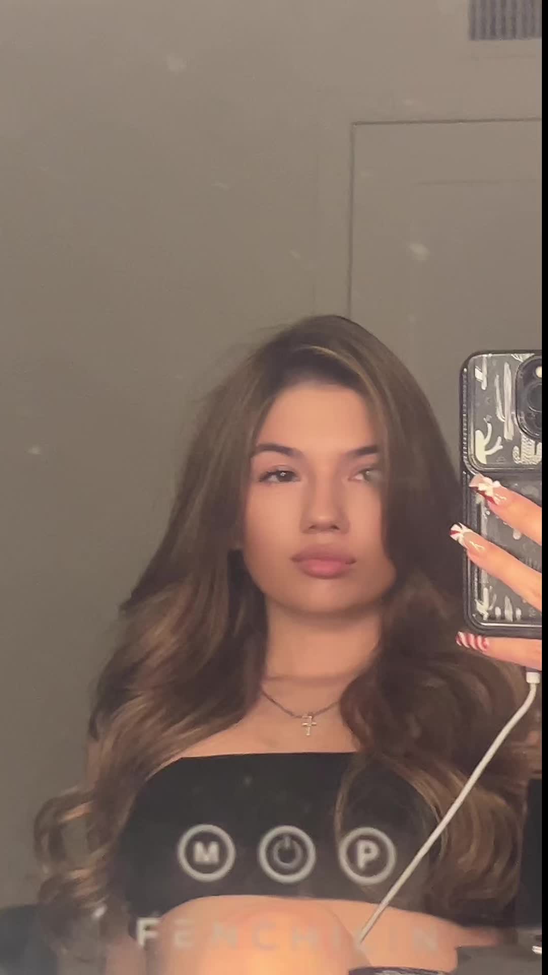 @V | Hairstylist ✂️