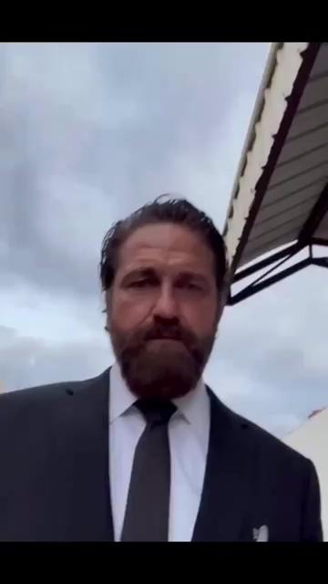 @GERARD BUTLER