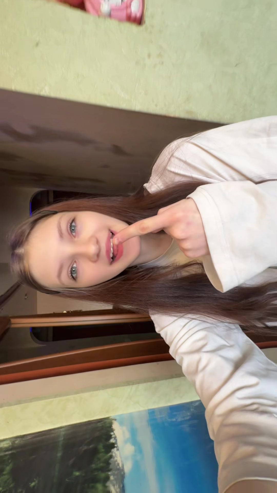 @vvv