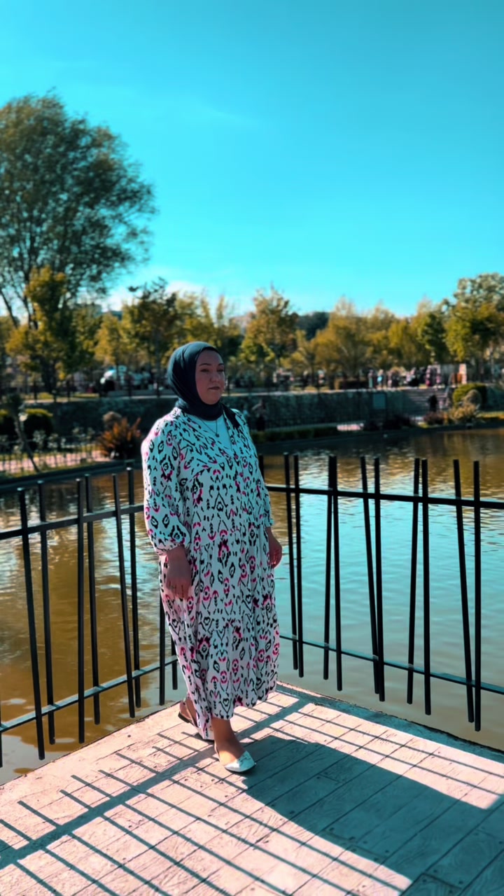 @Azizeakalın