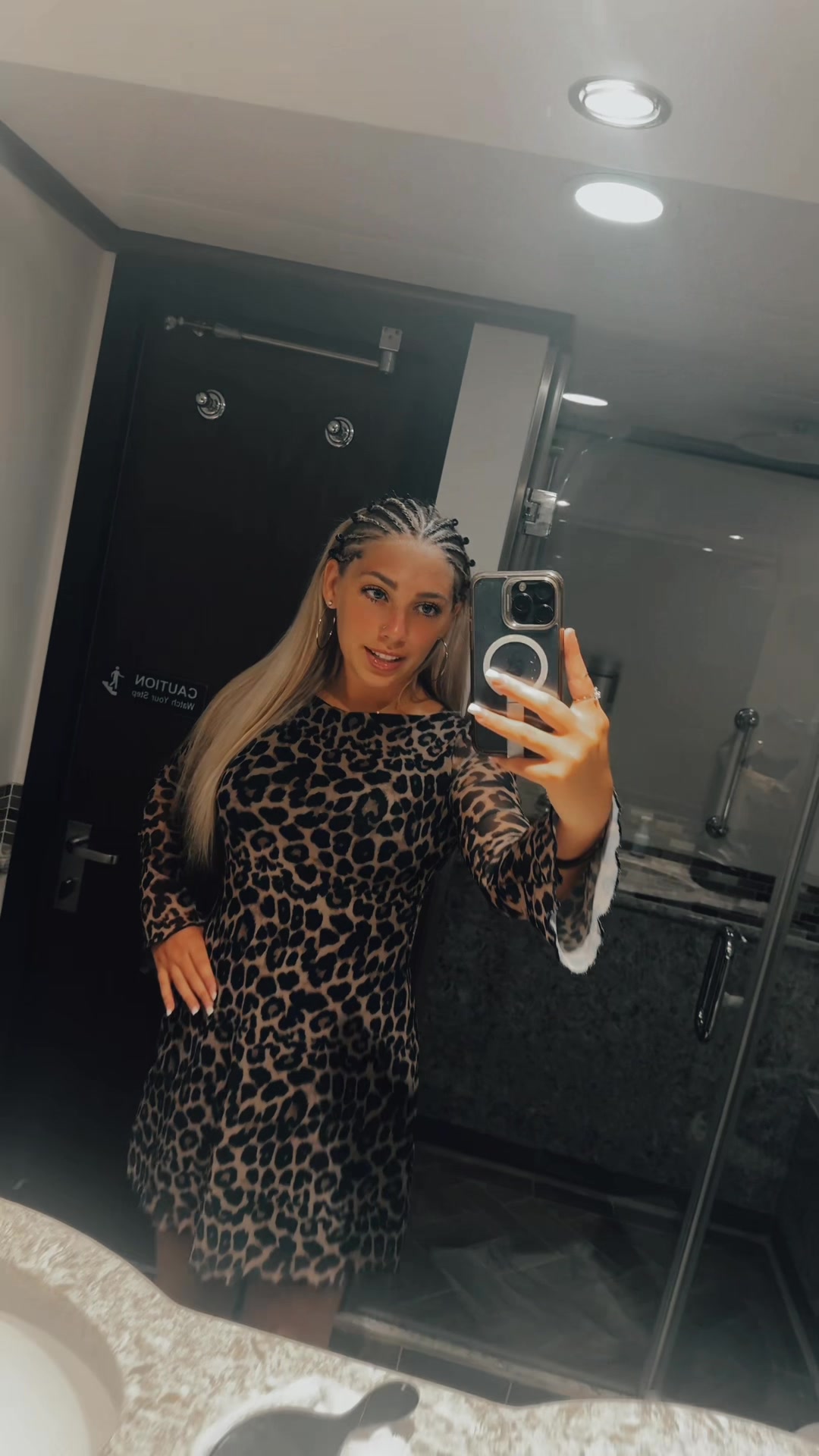 @bella