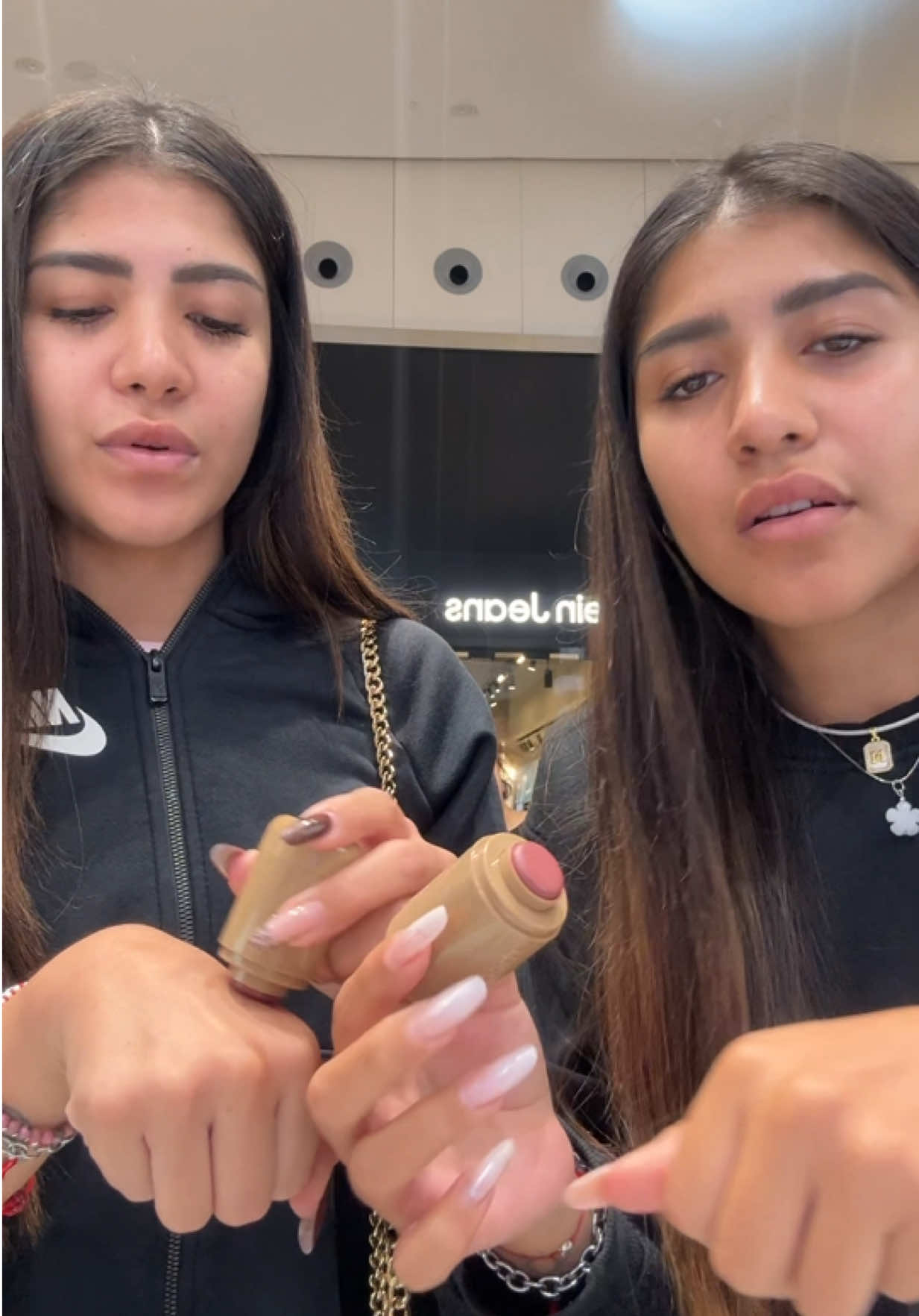 @🦋Kessy&Mely🦋