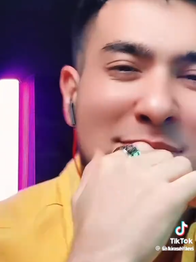 @🎭🎤ŞAH FAN🤴