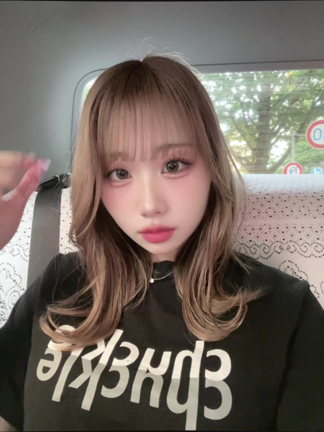 @にこ