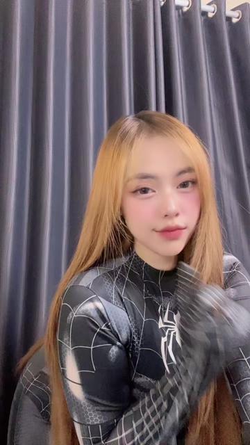@_ayang9