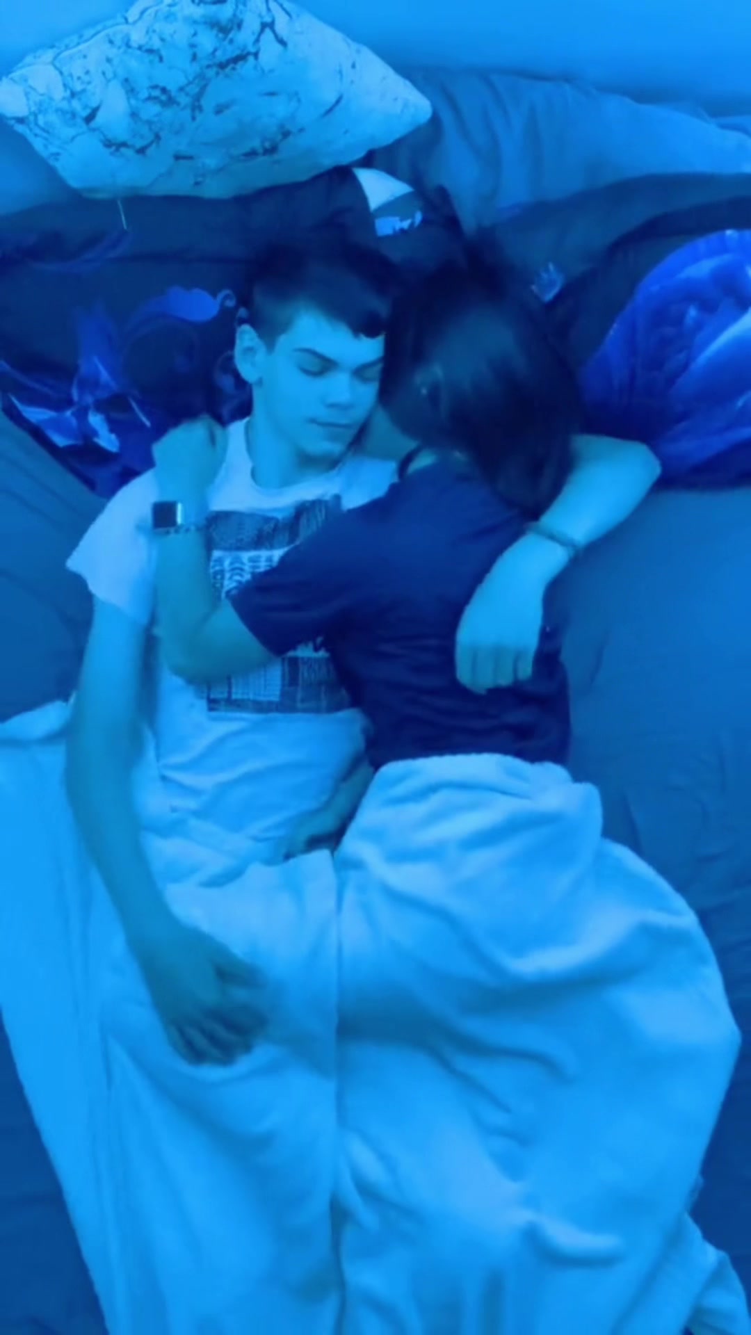 @Couple cute moment
