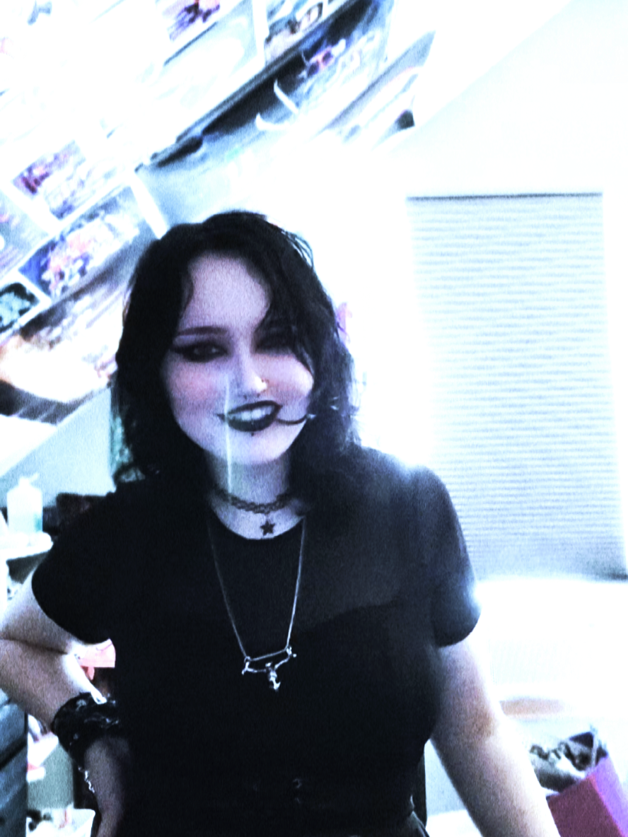 @⛧🖤⛧