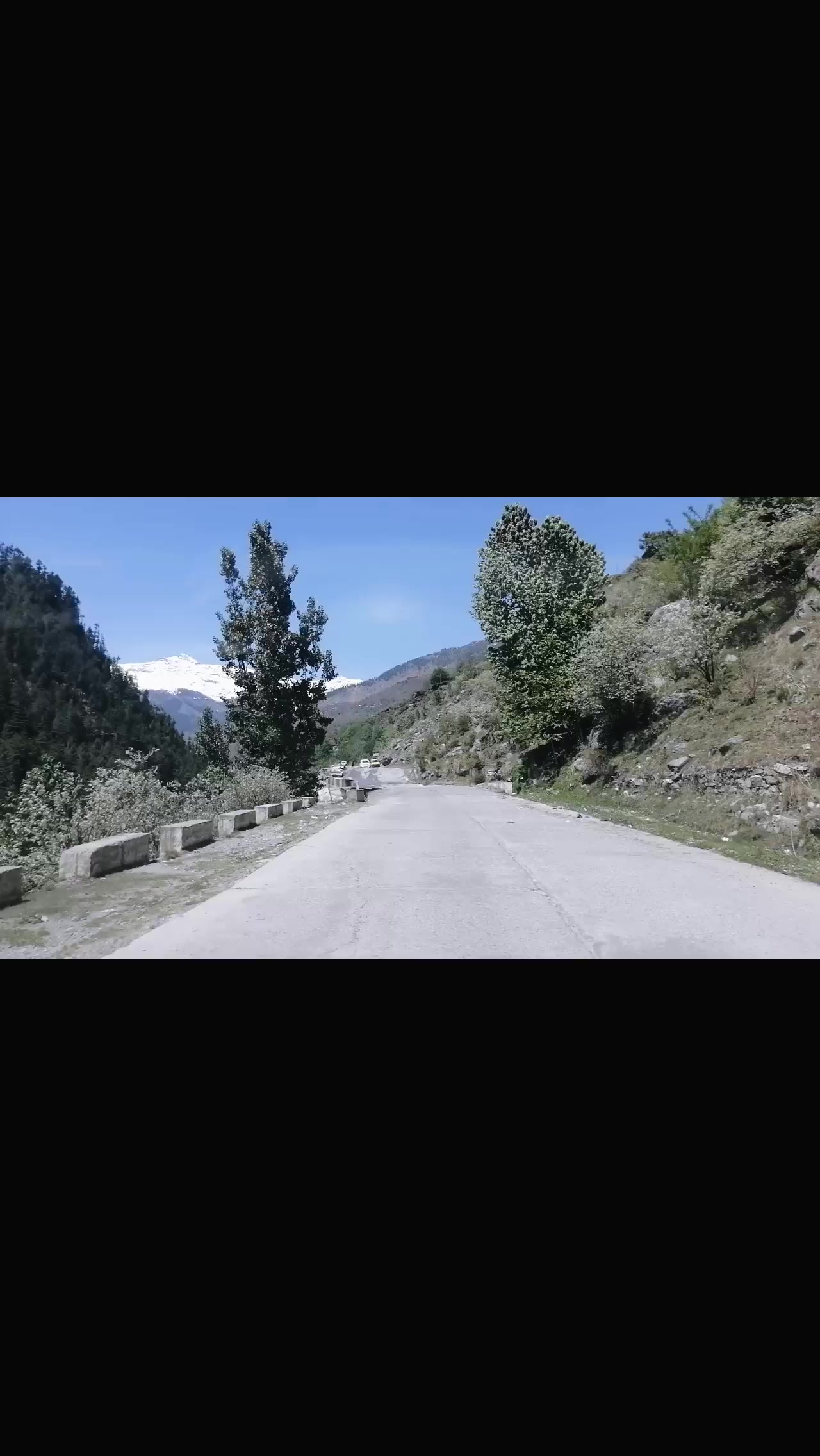 @Travel_with_Waqas