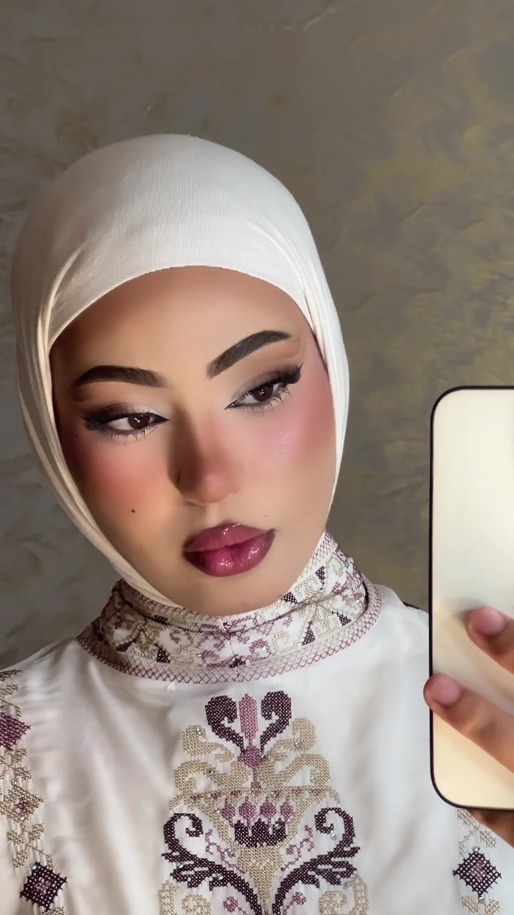 @Makeup artist ملك