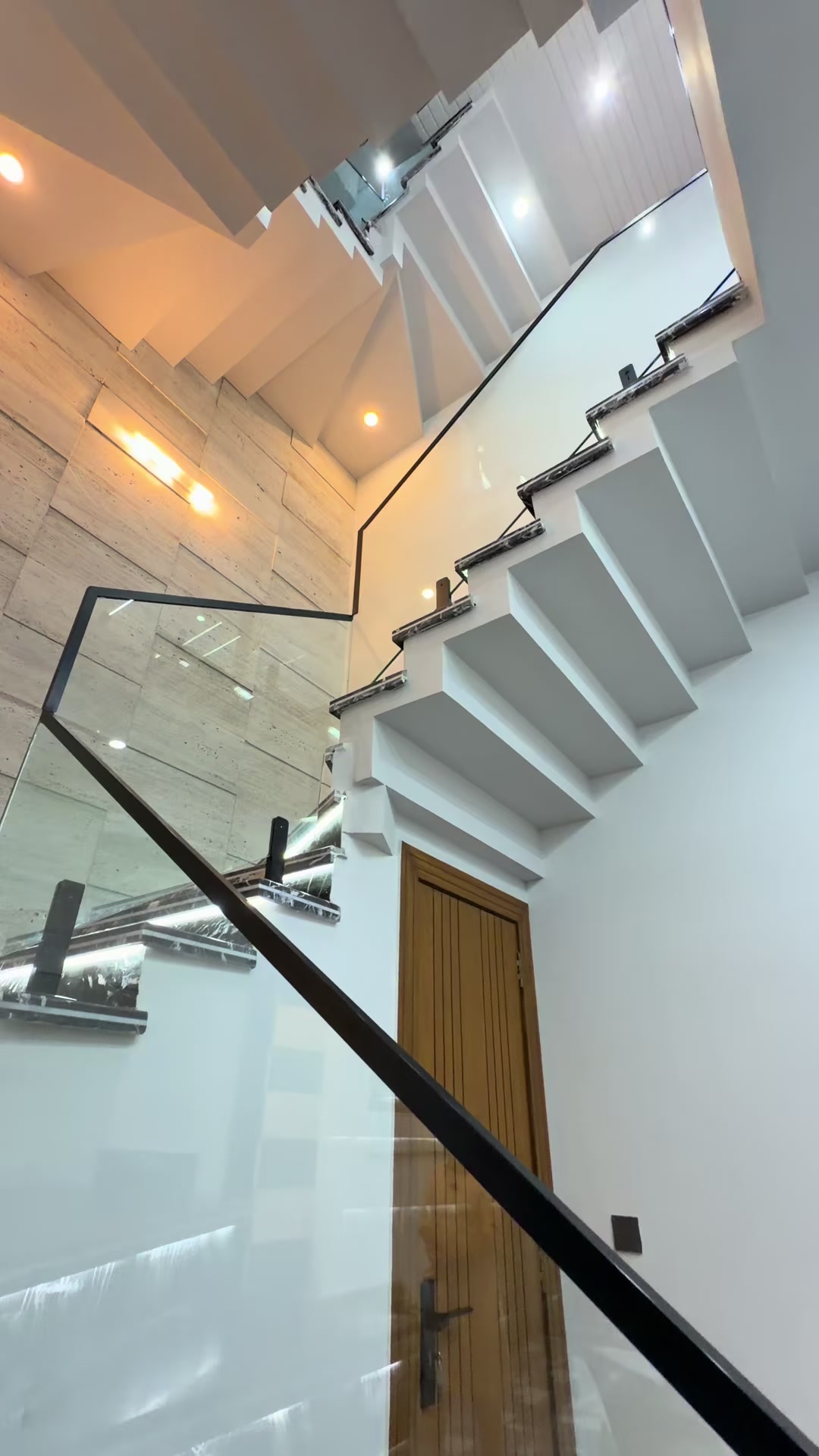 @TheHouseOfPropertyOfficial