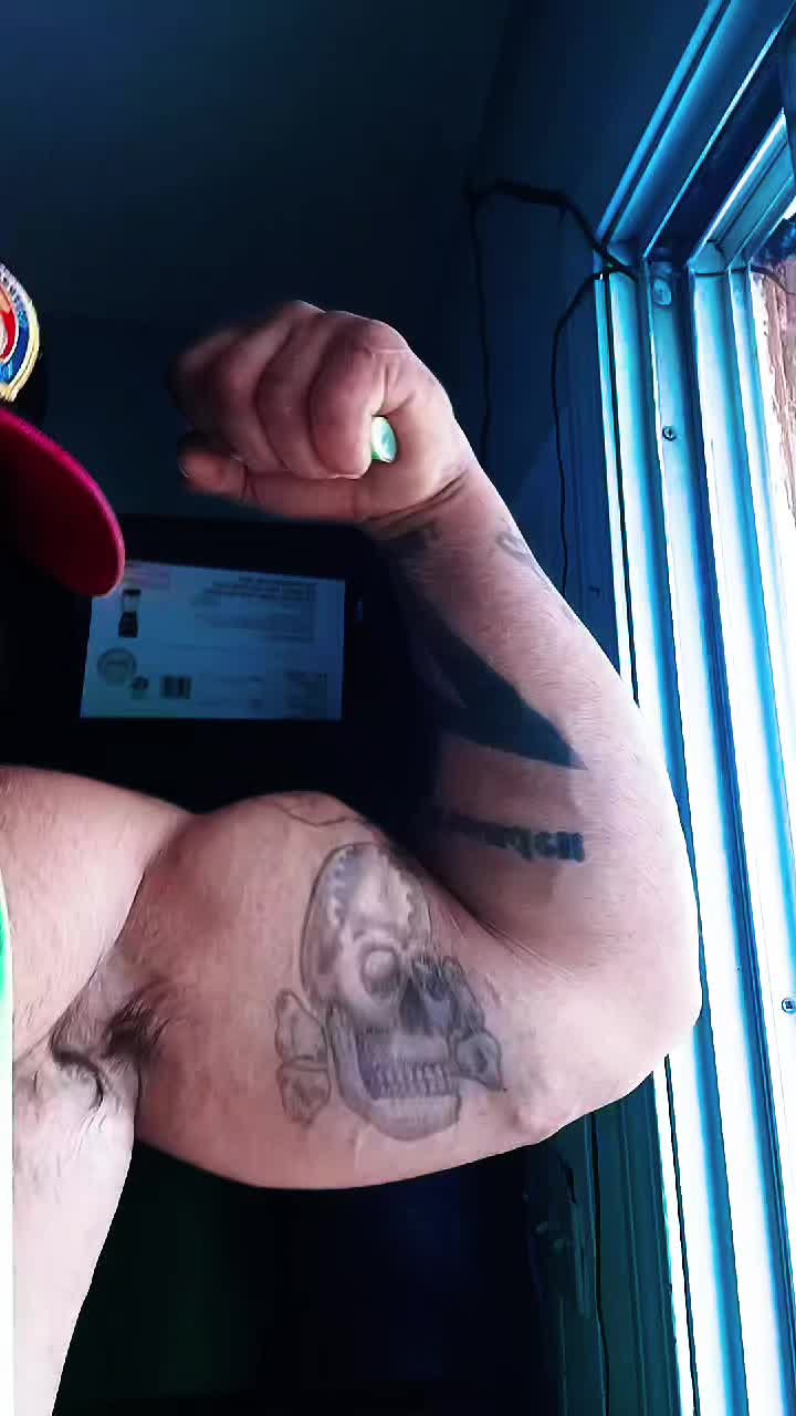 @Flesh_artist_1985