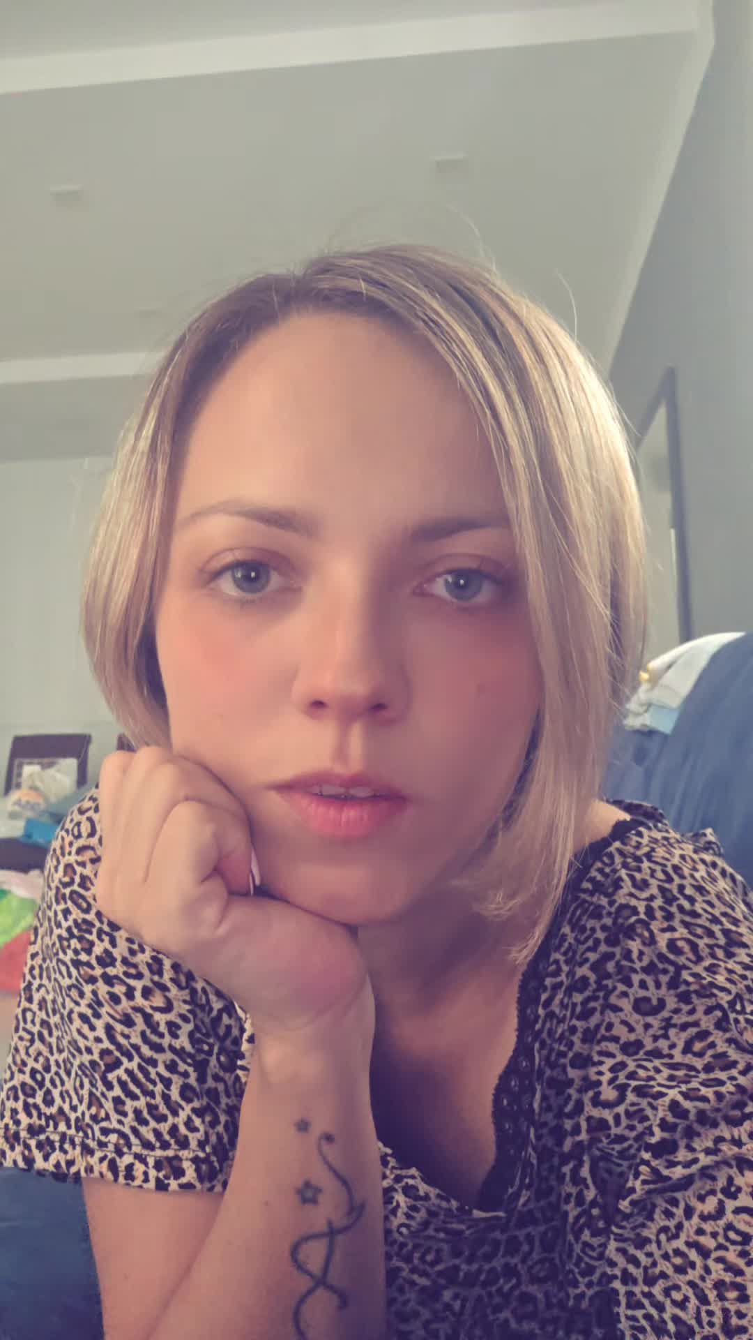 @I_Am_Anna 🖤🌻