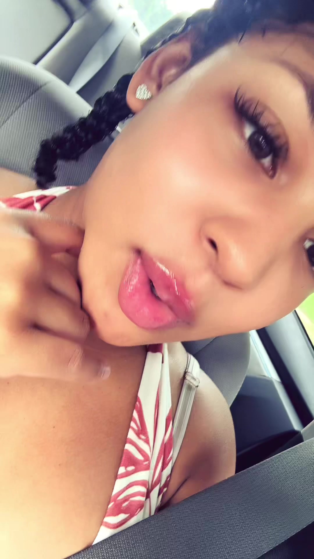 @Andelyse