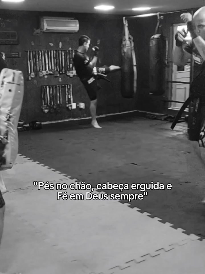 @Danilosimoess