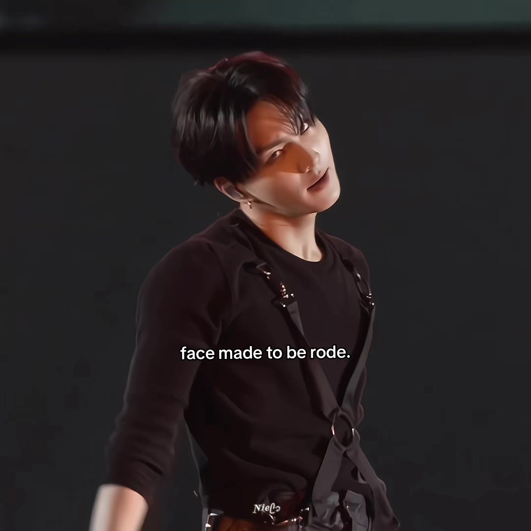 @Nie ᥫ᭡