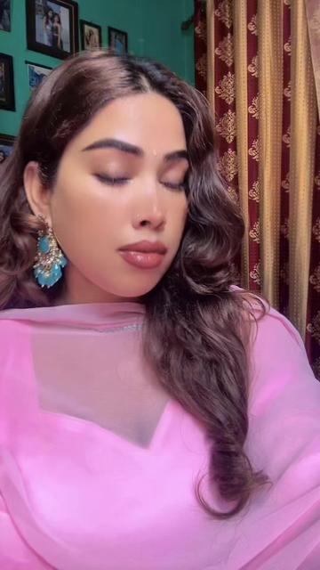 @Shreya🌒