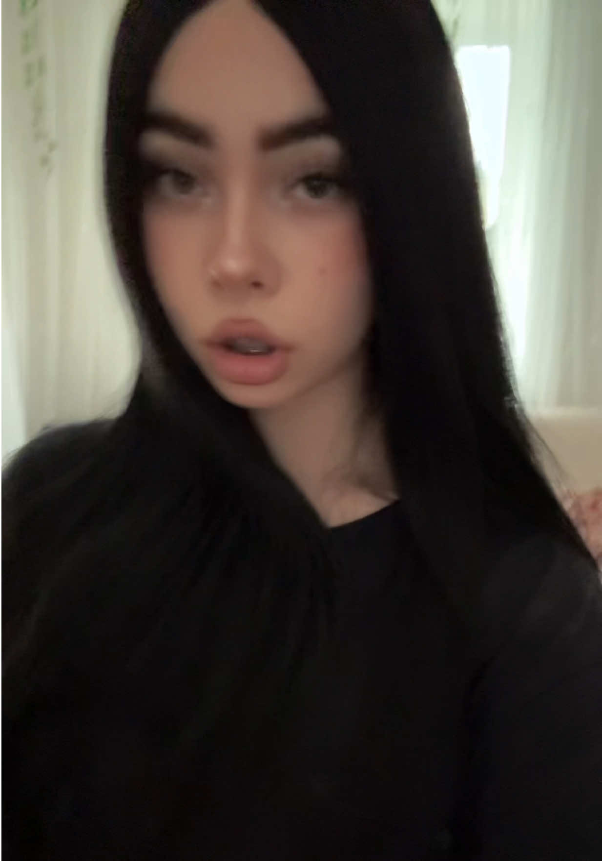 @illegallanatrix