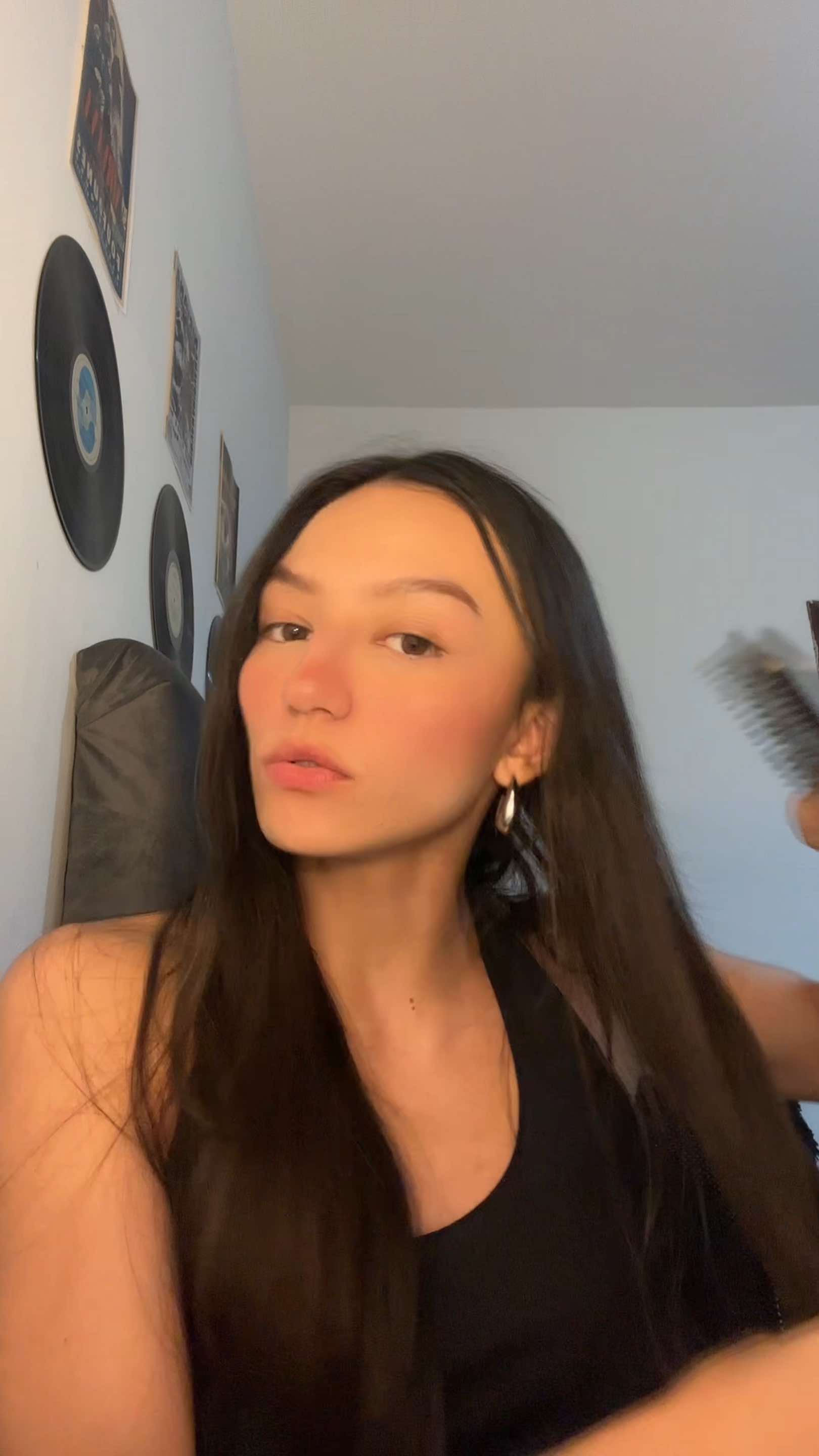@laura