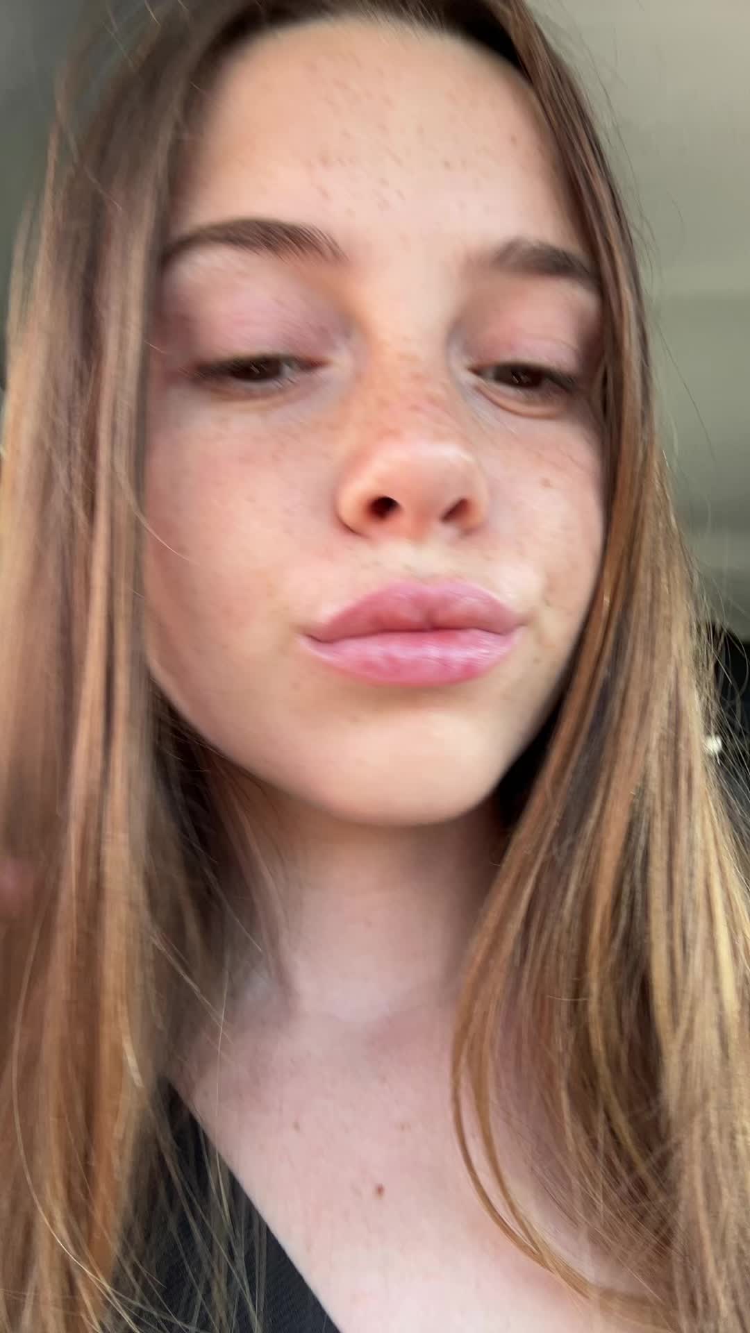@m👧🏻