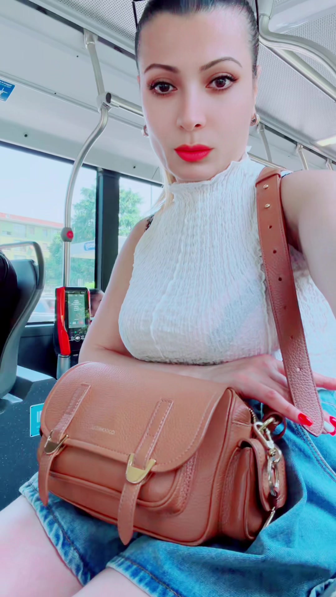 @პოზიტივი გოგო