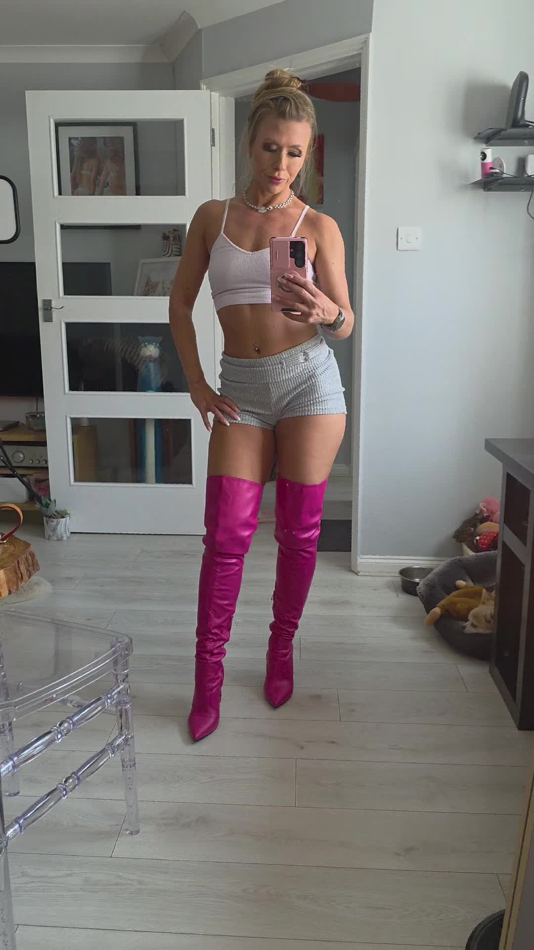 @themichellemoist