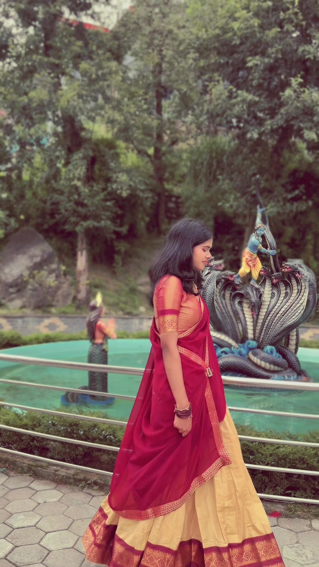 @shruu_tee